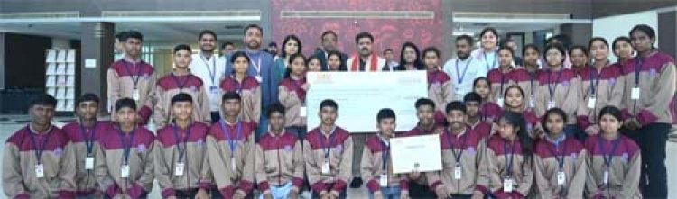 दिल्ली में आयोजित मॉडल यूथ ग्राम सभा में कोसमगुड़ा एकलव्य विद्यालय के युवाओं को मिला प्रथम पुरस्कार