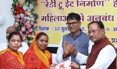 महिला सशक्तिकरण और कुपोषण मुक्ति के लिए 6 जिले के 42 स्व-सहायता समूह को रेडी-टू-ईट निर्माण एवं वितरण का कार्य