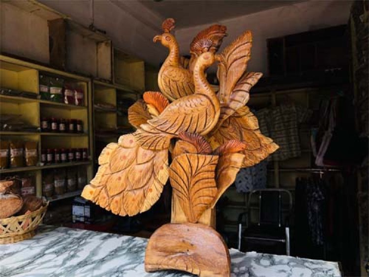 नाबार्ड की ‘ग्राम दुकान’ से स्व-सहायता समूह की महिलाएं बन रहीं आत्मनिर्भर