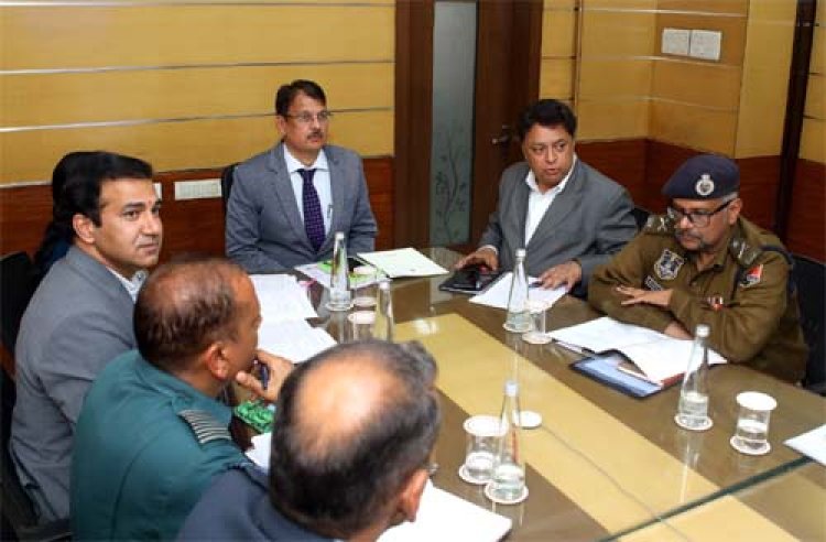 सूर्यकिरण एरोबेटिक शो की तैयारियों को लेकर अतिरिक्त मुख्य सचिव ने ली बैठक