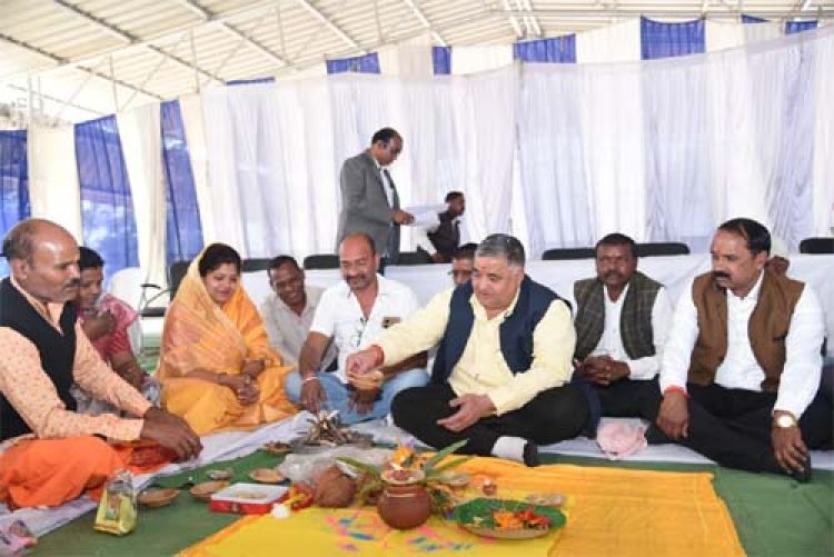 पर्यटन एवं संस्कृति मंत्री राजेश अग्रवाल ने लखनपुर क्षेत्र में 259.68 लाख रू. के विकास कार्यों का किया भूमिपूजन