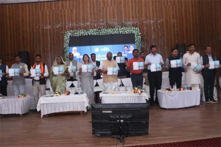 जल संचय- जन भागीदारी से जनजागरूकता की ओर विषयों को लेकर आयोजित किया गया कार्यशाला