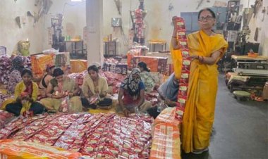 नारी शक्ति से औद्योगिक प्रगतिः पूनम जायसवाल ने 20 महिलाओं को दिया रोजगार, बनीं आत्मनिर्भरता की मिसाल