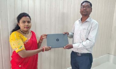 आधार से जुड़ी सेवाएं उपलब्ध करा आत्मनिर्भर बनी संगीता सिंह