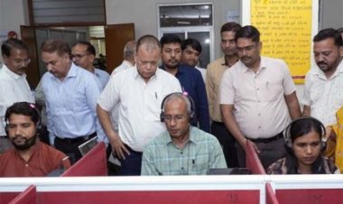 राजस्थान संपर्क हेल्पलाइन 181 कंट्रोल रूम का एसीएस ने किया निरीक्षण, परिवादियों से सीधे संवाद कर दिए निस्तारण के निर्देश