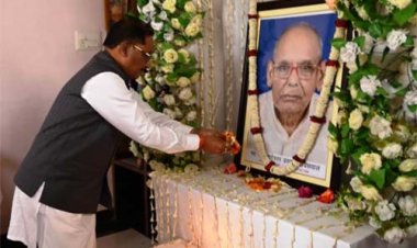 मुख्यमंत्री साय ने रामानुजगंज के ओमप्रकाश जायसवाल के पिताजी के निधन पर सांत्वना देने पहुंचे