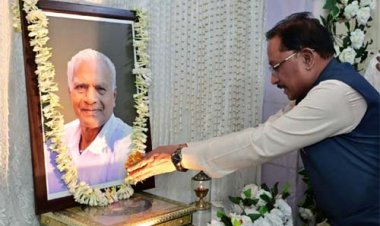 मुख्यमंत्री विष्णुदेव साय ने लोकतंत्र सेनानी स्वर्गीय महावीर प्रसाद जैन को दी श्रद्धांजलि