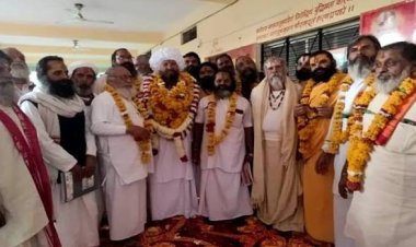 सिंहस्थ के पूर्व अभा अखाडा परिषद को लेकर सियासत गहराई, 13 अखाड़ों में दिखी दो फाड़