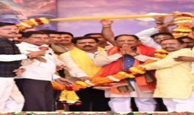 मुख्यमंत्री साय ने जुनवानी नर्मदा धाम में की पंच कुंडीय श्री रुद्र महायज्ञ की परिक्रमा