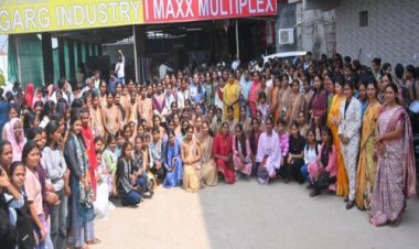 मंत्री श्रीमती लक्ष्मी राजवाड़े ने 600 छात्राओं को दिखाई द केरल स्टोरी 2