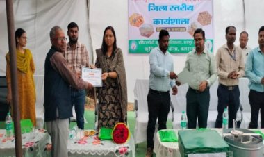 मधुमक्खी पालन से किसानों की आय में 20 से 25 प्रतिशत तक वृद्धि संभव