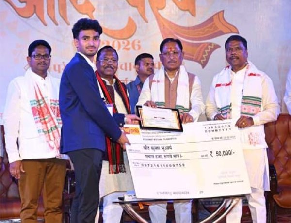 बस्तर क्षेत्र में खुशहाली और शांति बहाल करने में हो रहे हैं कामयाब: मुख्यमंत्री विष्णु देव साय