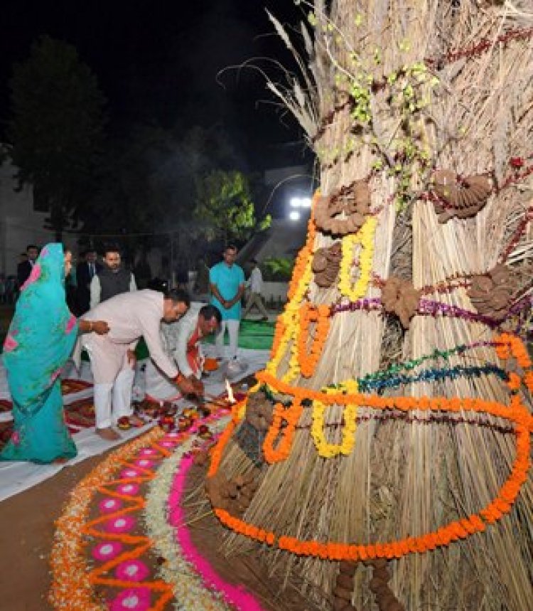 मुख्यमंत्री निवास पर होलिका दहन, मुख्यमंत्री भजनलाल शर्मा ने की प्रदेश में सुख-समृद्धि की कामना