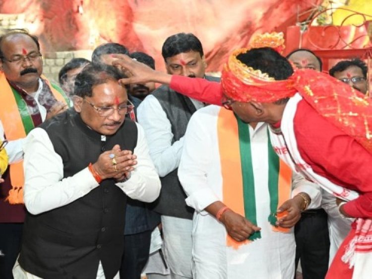 CM साय ने कुदरगढ़ी माता मंदिर में पूजा-अर्चना कर की प्रदेशवासियों की सुख-समृद्धि की कामना