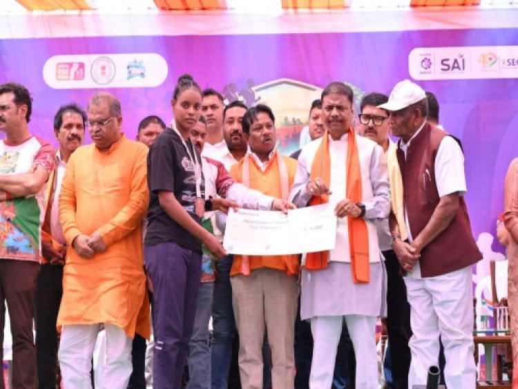 बस्तर हेरिटेज मैराथन 2026: 9,800 से अधिक धावकों के साथ रचा इतिहास, वैश्विक मंच पर चमका बस्तर