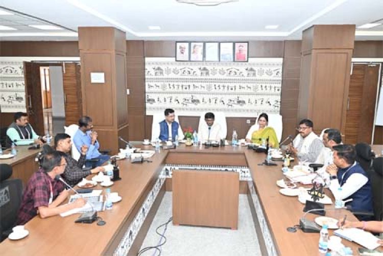 गोवा के मंत्री डॉ. रमेश तावड़कर ने देखी छत्तीसगढ़ की जनजातीय गौरव की झलक