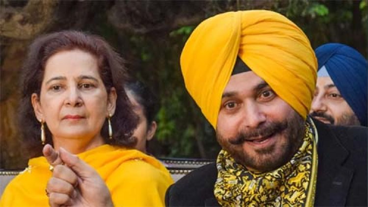 नवजोत सिंह सिद्धू की पत्नी को कांग्रेस ने पार्टी से निकाला, कहा था 500 करोड देने वाला बनता है सीएम