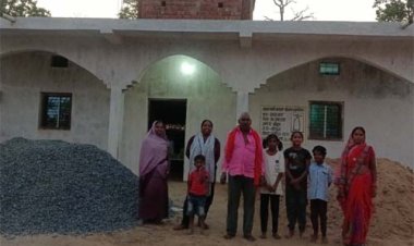 मिट्टी के घर से सपनों के आशियाने तक-मेहनत से बदली घर  की तस्वीर