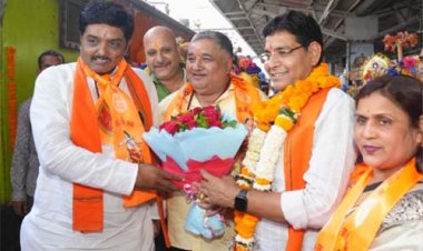 850 श्रद्धालुओं का दल रामलला एवं काशी विश्वनाथ के दर्शन हेतु अयोध्या एवं काशी रवाना