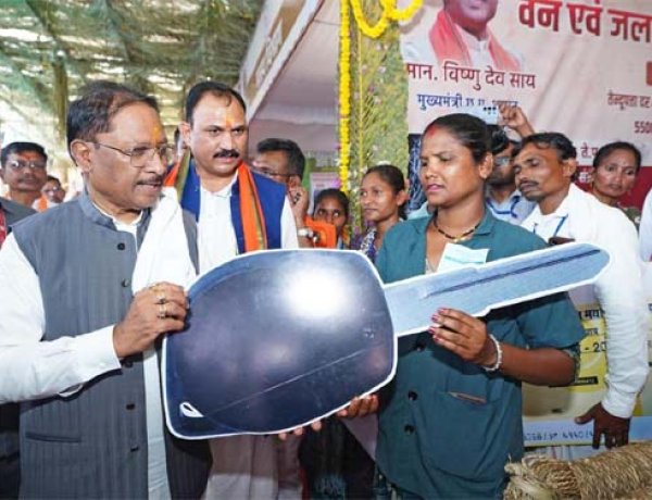 नक्सलमुक्त बस्तर में विकास की नई गूंज : मुख्यमंत्री विष्णुदेव साय ने सुकमा को दी 308 करोड़ के विकास कार्यों की सौगात