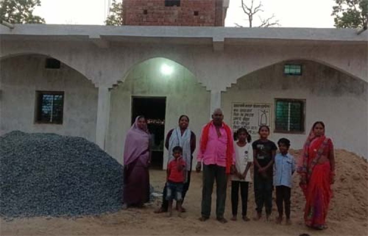 मिट्टी के घर से सपनों के आशियाने तक-मेहनत से बदली घर  की तस्वीर