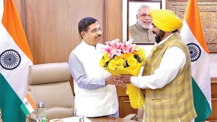 सीएम मान की केंद्रीय मंत्री प्रह्लाद जोशी से सफल मुलाकात, पंजाब से 155 लाख मीट्रिक टन अनाज की लिफ्टिंग के लिए केंद्र चलाएगा विशेष ट्रेनें