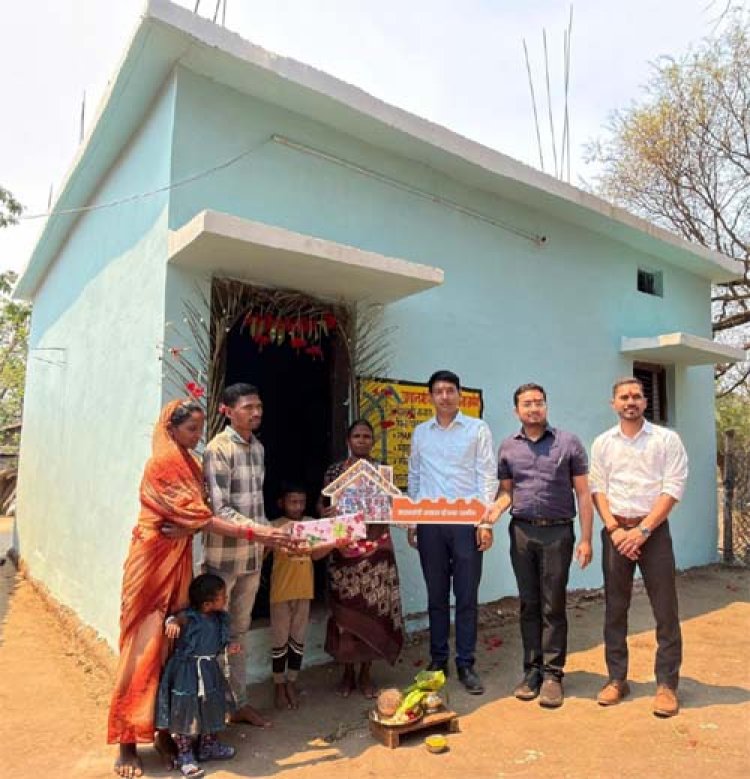 नक्सल हिंसा पीड़ित बुधरी को मिला प्रधानमंत्री आवास योजना का लाभ