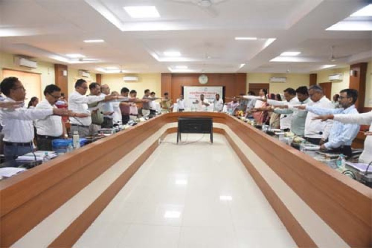 पर्यटन एवं संस्कृति मंत्री राजेश अग्रवाल ने दिलाई जनगणना शपथ