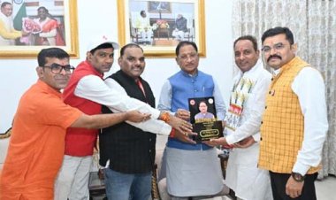 मुख्यमंत्री विष्णु देव साय से भारतीय रेडक्रास सोसायटी के पदाधिकारियों ने की सौजन्य भेंट