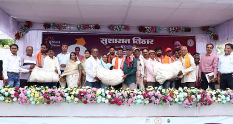 ग्रामीणों एवं हितग्राहियों के लिए सौगातों भरा रहा ग्राम घीना में आयोजित सुशासन तिहार
