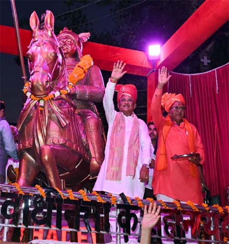 मुख्यमंत्री विष्णु देव साय ने किया मुंगेली नगर के चौक-चौराहों में स्थापित प्रतिमाओं का अनावरण