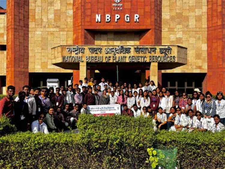 कृषि महाविद्यालय जगदलपुर के 90 छात्रों ने विभिन्न अनुसंधान संस्थानों का किया शैक्षणिक भ्रमण