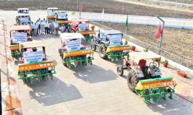 सफलता की नई इबारतः आधुनिक मशीनों से सँवर रही धमतरी की खेती