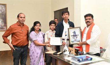 इसरो के युविका कार्यक्रम के लिए चयनित अभिषेक से मिले उप मुख्यमंत्री विजय शर्मा, दी शुभकामनाएं