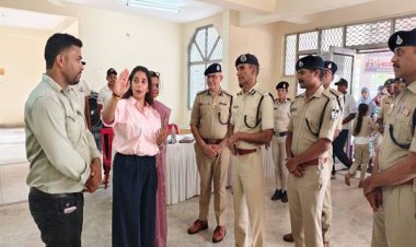 सामुदायिक सुरक्षा शिविरों में पुलिस अब सुरक्षा के साथ स्वास्थ्य, शिक्षा, रोजगार एवं कौशल विकास की भी बना रही है मजबूत आधारशिला