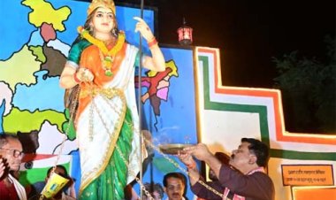 उप मुख्यमंत्री विजय शर्मा ने भारत माता की प्रतिमा एवं भव्य शहीद स्मारक का किया लोकार्पण