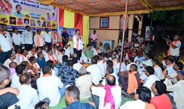 गधहाभाटा अब कहलाएगा ‘सोनपुर, उप मुख्यमंत्री विजय शर्मा ने ग्रामवासियों को सौंपी राजपत्र की प्रति