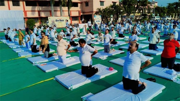 अच्छे शारीरिक और मानसिक स्वास्थ्य के लिए रोज करें योग: अरुण साव
