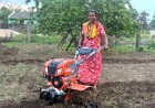 हल-बैल से मशीन तक का सफर : सोढ़ी तिरपो बनीं आधुनिक खेती की नई पहचान