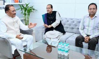 मुख्यमंत्री विष्णु देव साय से झारखंड के वित्त मंत्री राधाकृष्ण किशोर ने की सौजन्य भेंट