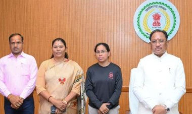 मुख्यमंत्री विष्णुदेव साय ने माउंट एवरेस्ट फतह करने वाली पर्वतारोही अमिता श्रीवास को दी बधाई