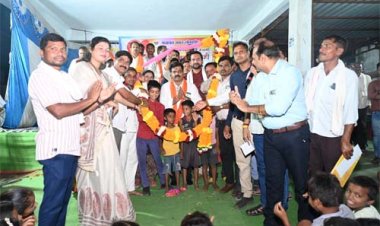 खैरागढ़ के ग्राम खौड़ा में नवनिर्मित पंचायत भवन का उप मुख्यमंत्री विजय शर्मा ने किया लोकार्पण