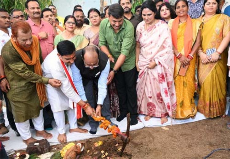 केंद्रीय राज्य मंत्री तोखन साहू और उप मुख्यमंत्री अरुण साव ने 10 करोड़ के कार्यों का किया भूमिपूजन