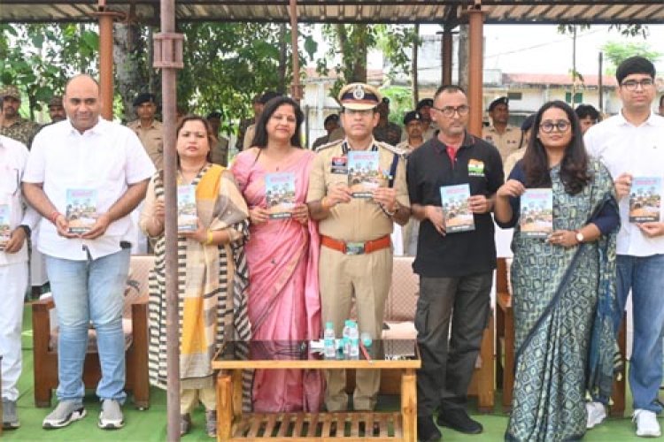 कोरकोट्टी में हुई नक्सल घटना में शहीद पुलिस अधिकारी-जवानों को दी गई श्रद्धांजलि