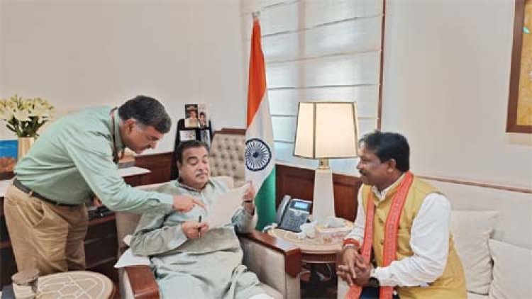 बस्तर में सड़क विकास को मिलेगी नई गति : सांसद महेश कश्यप ने केंद्रीय मंत्री नितिन गडकरी से की मुलाकात