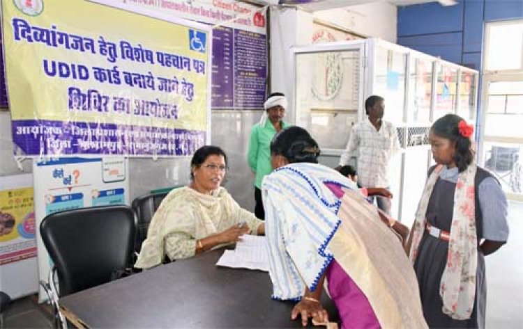 नियमित यूडीआईडी शिविर से दिव्यांगजनों को मिल रही