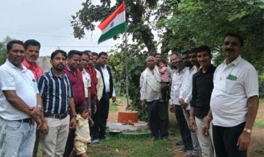अमृत सरोवरों के तट पर मनाया गया स्वतंत्रता दिवस