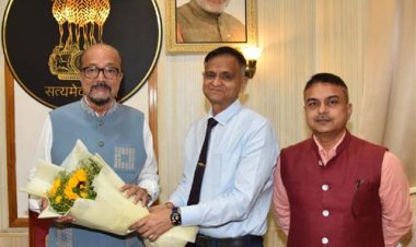 राज्यपाल रमेन डेका से एम्स के कार्यपालक निदेशक ने की सौजन्य मुलाक़ात