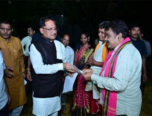 बगिया में मुख्यमंत्री विष्णु देव साय ने सुनी आम लोगों की आवाज, समस्याओं के निराकरण के दिए सख्त निर्देश