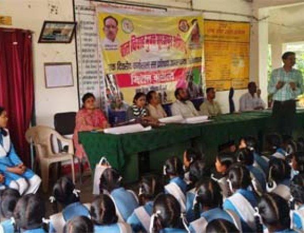 छत्तीसगढ़ को बाल विवाह मुक्त बनाने के लिए छात्राओं को किया जागरूक, सुरक्षा एवं अधिकारों की दी जानकारी